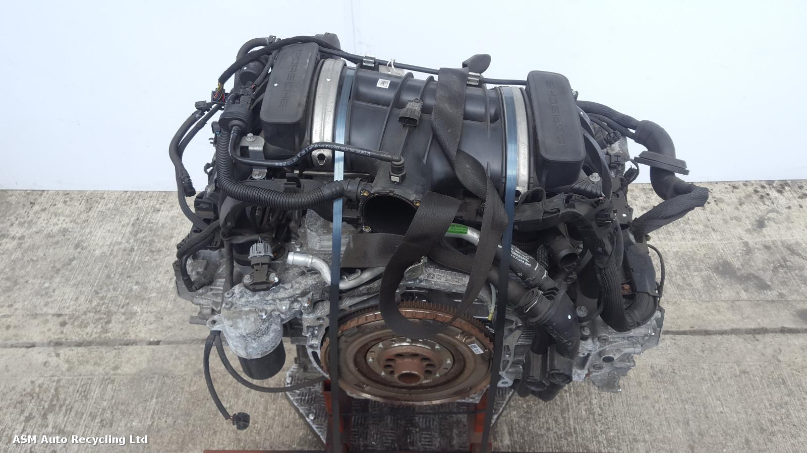 View Auto part Engine Porsche Cayman 2014