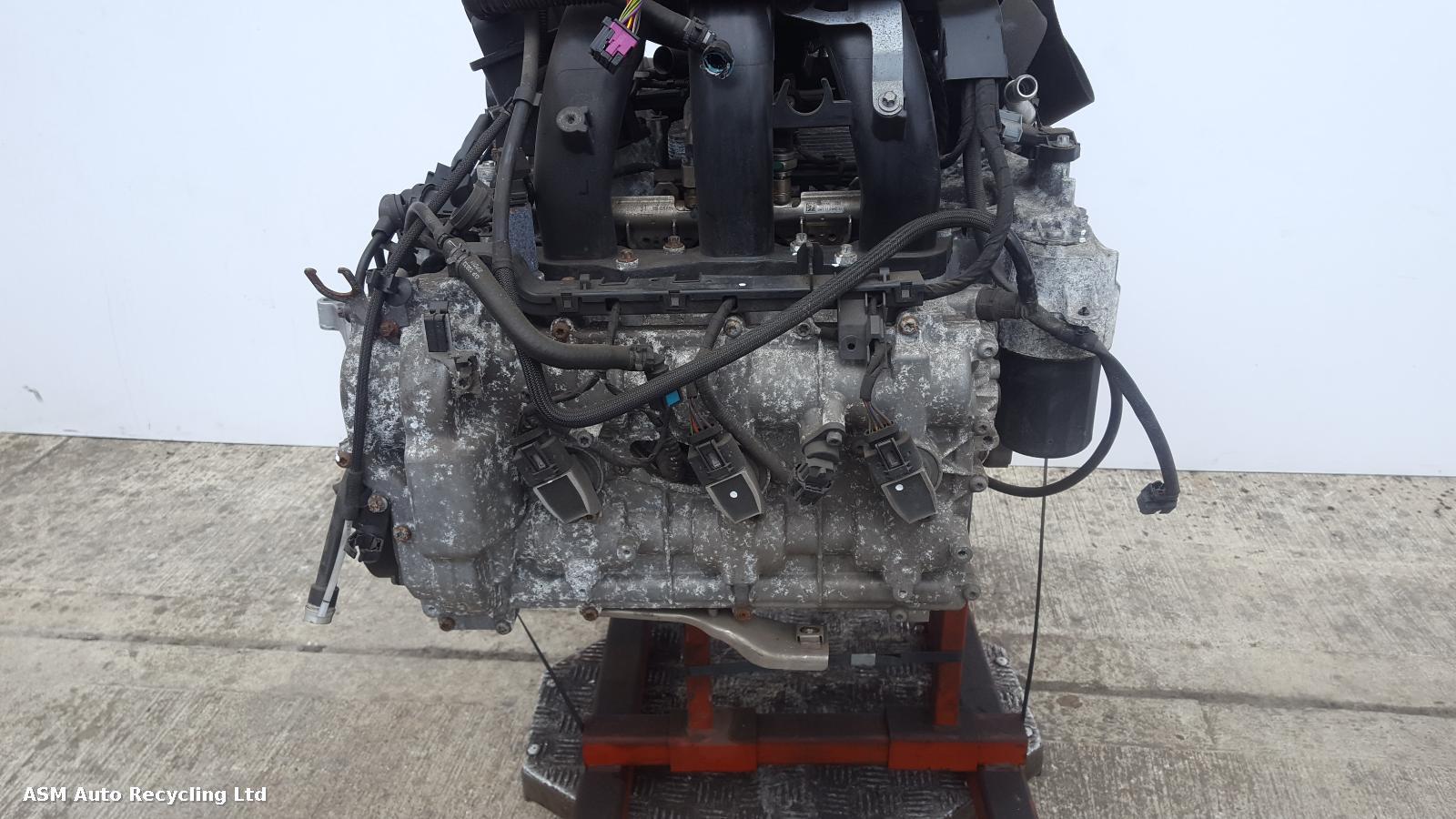 View Auto part Engine Porsche Cayman 2014