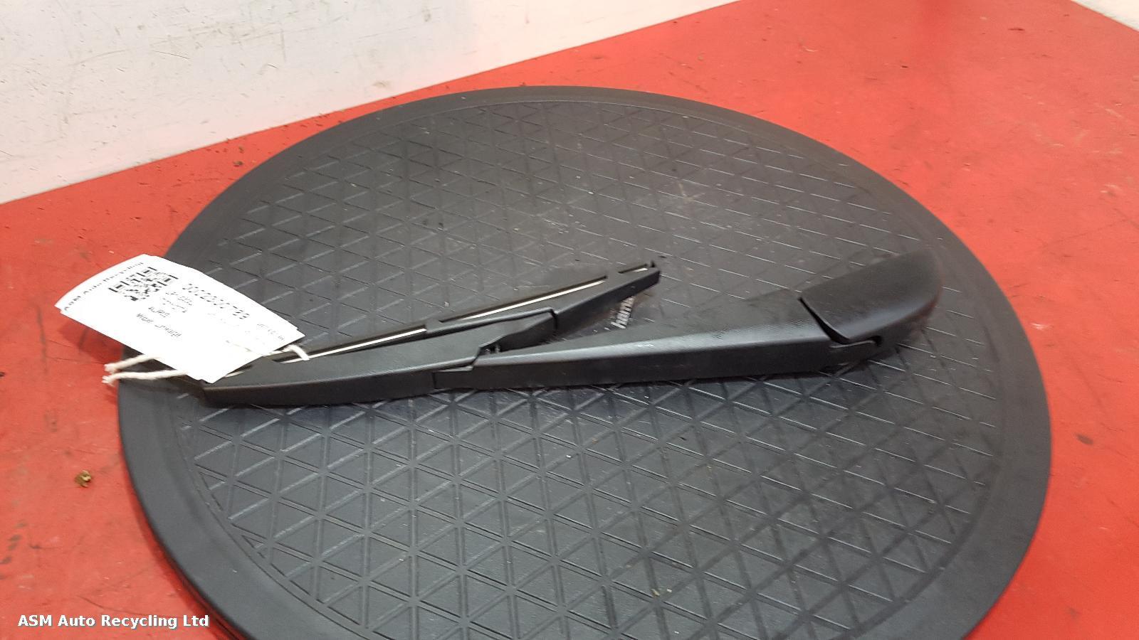 View Auto part Wiper Arm Toyota Auris 2015