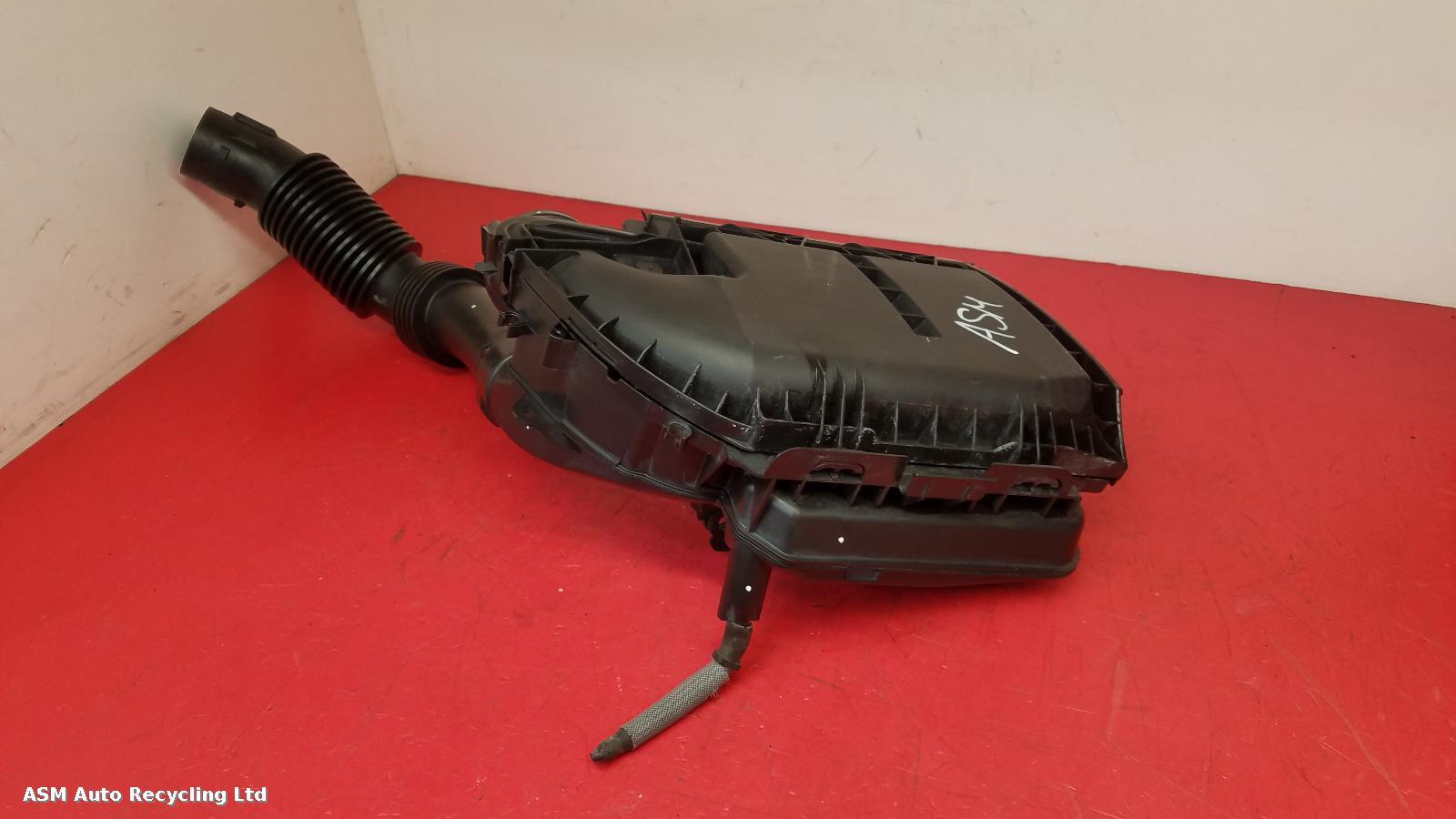 View Auto part Air Cleaner/Box Citroen C4 2014