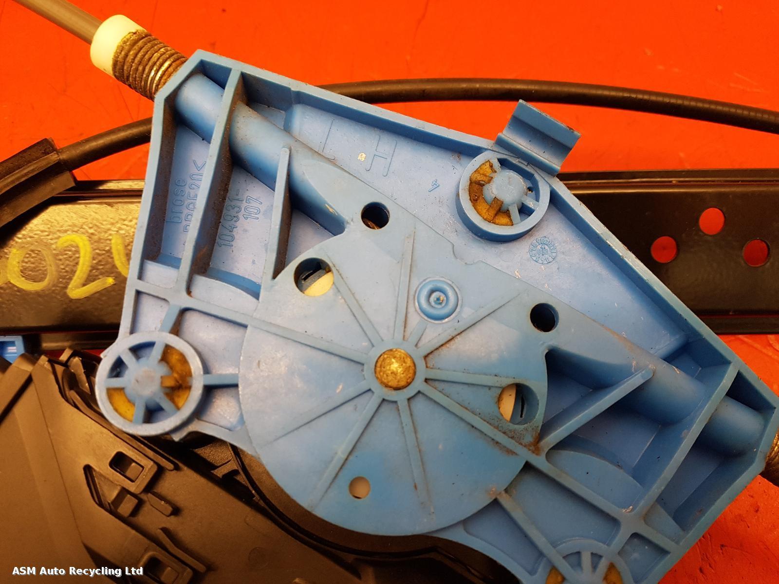 View Auto part LR Window Regulator Porsche Cayenne 2004
