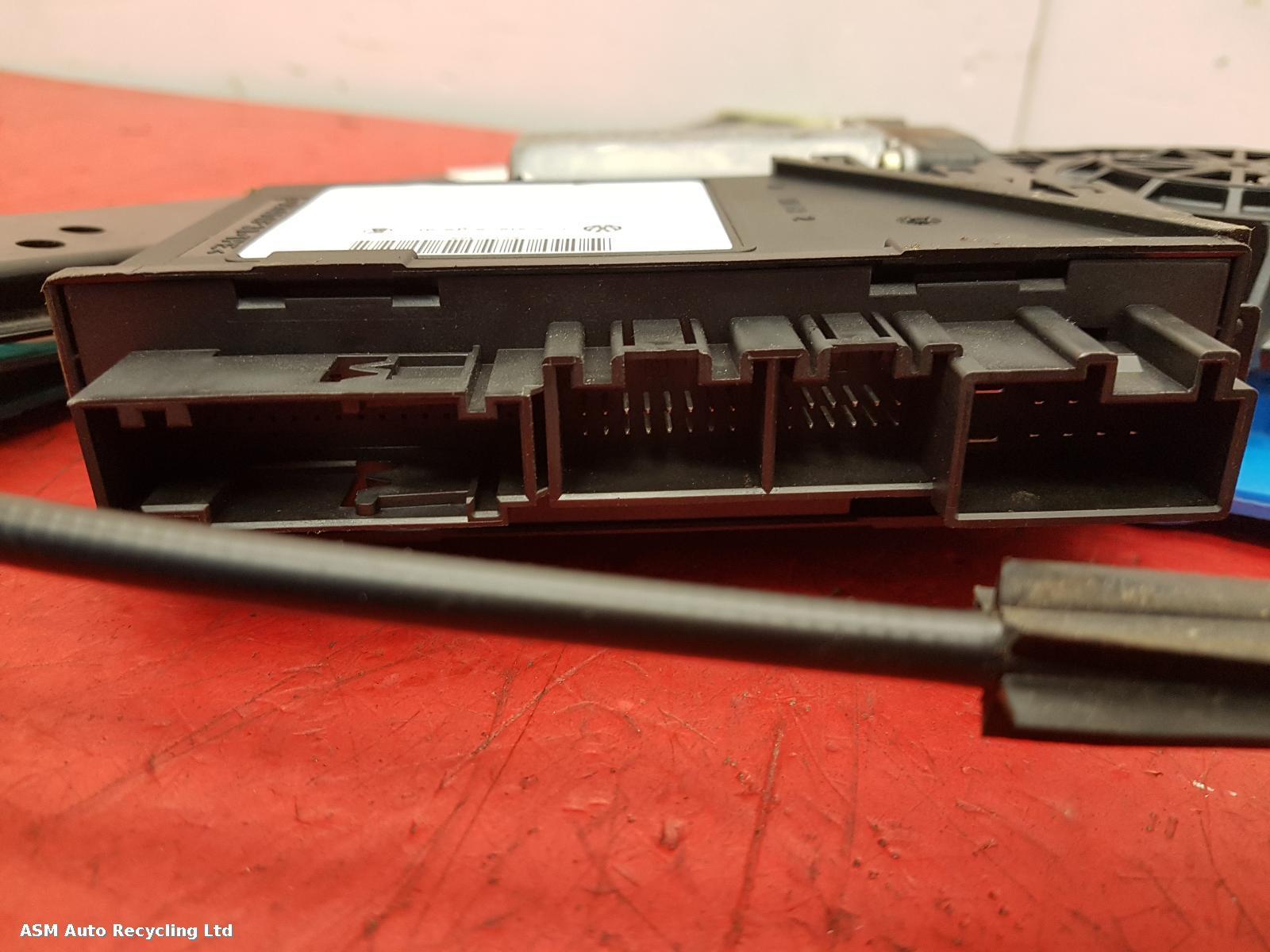View Auto part LR Window Regulator Porsche Cayenne 2004