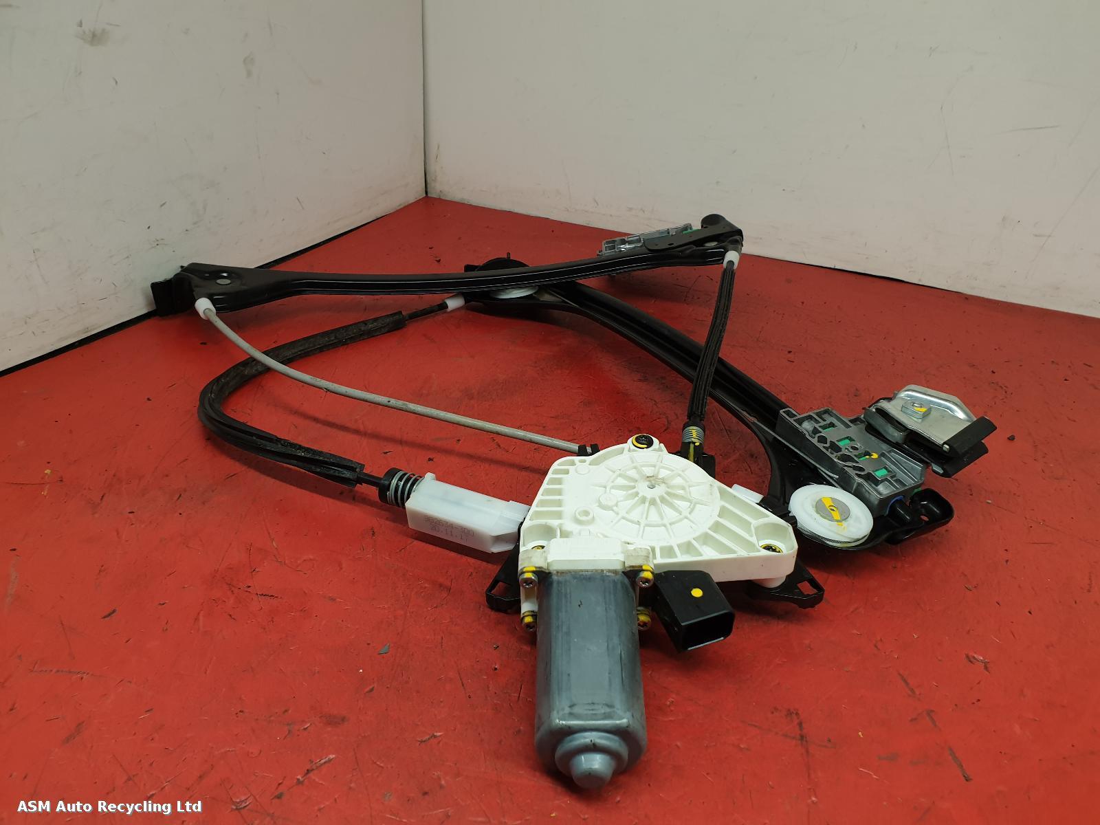 View Auto part LF Window Regulator Mercedes Slc 2018