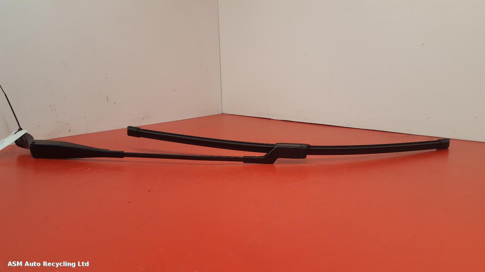 View Auto part Wiper Arm Peugeot 208 2016