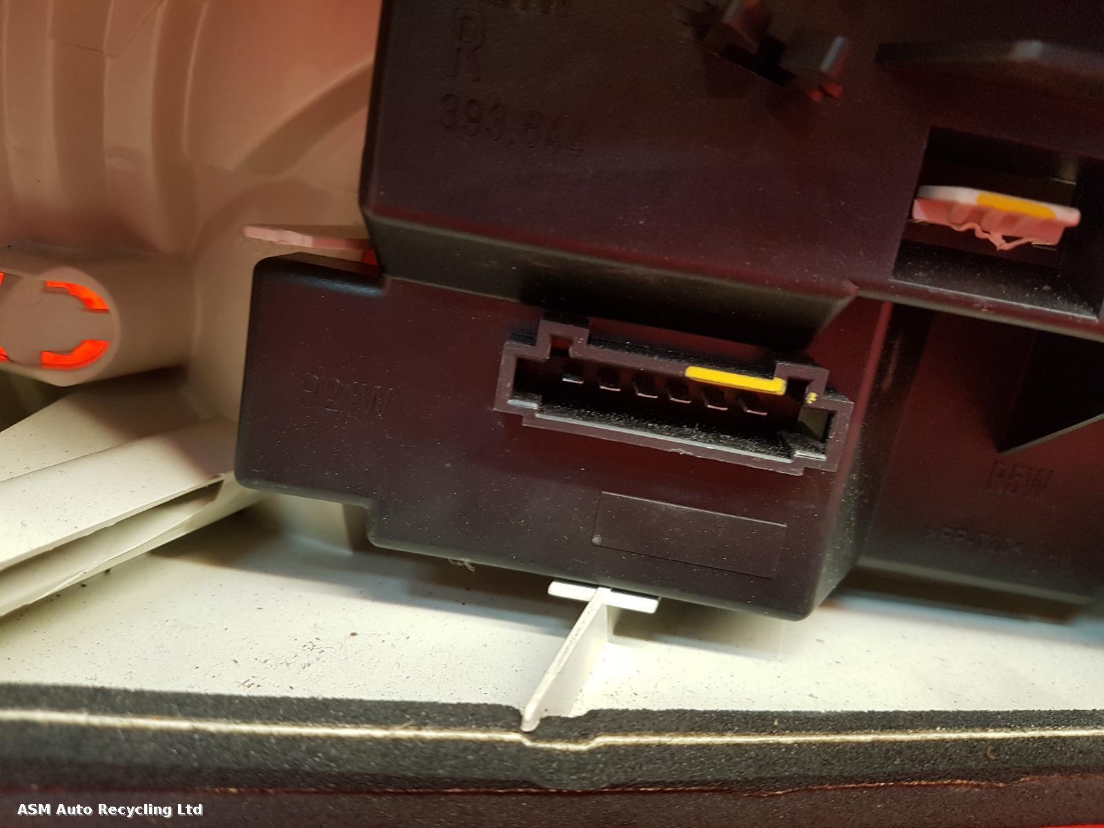 View Auto part R Taillight Porsche Boxster 1998