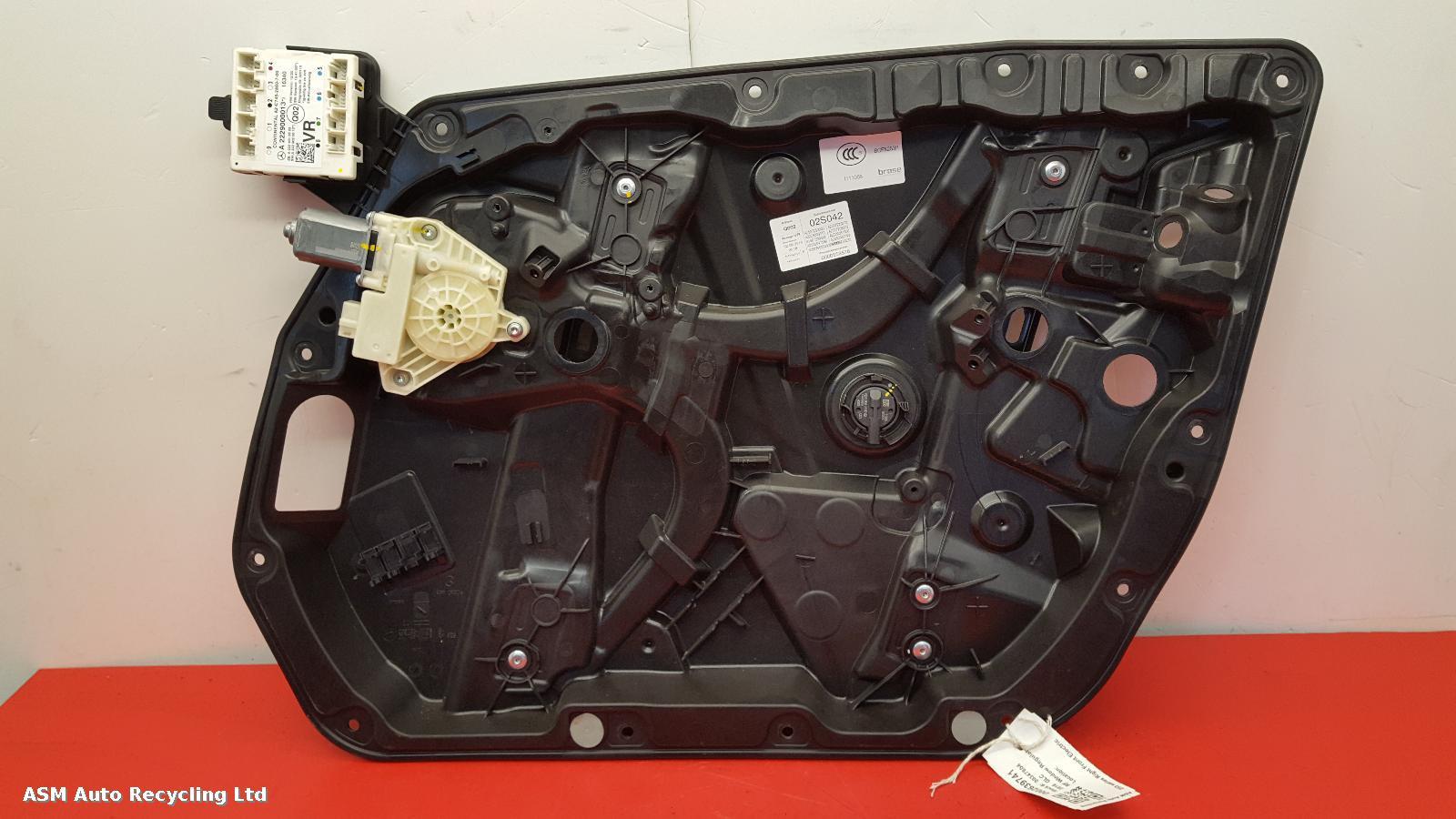 View Auto part RF Window Regulator Mercedes Glc 2016