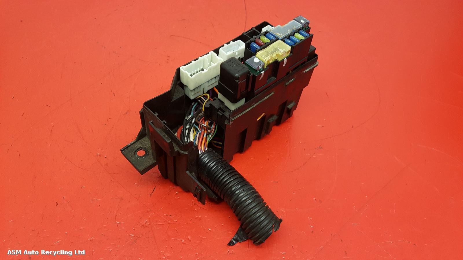 View Auto part Fuse Box Nissan Pathfinder 2005