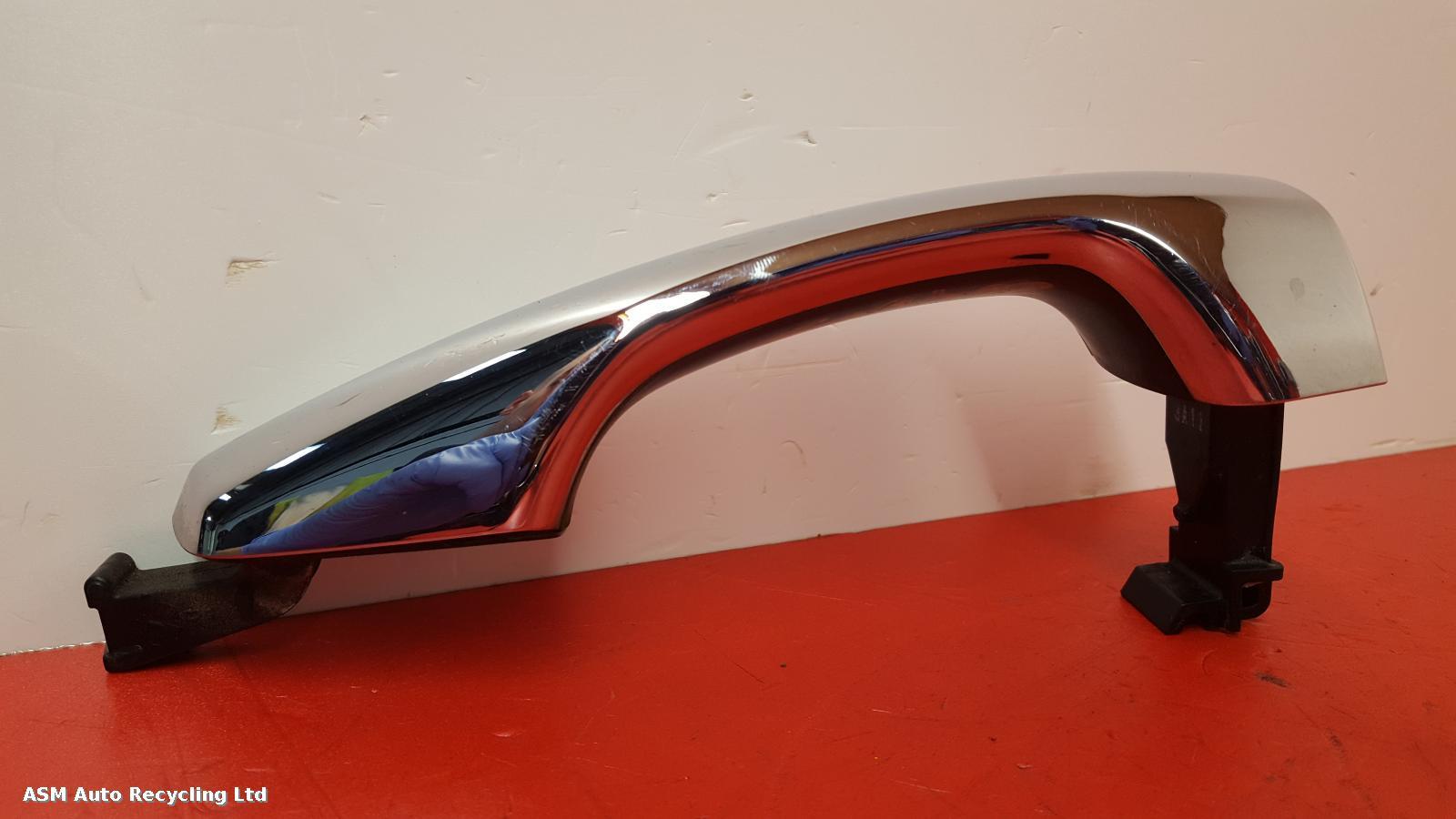 View Auto part Door Handle Hyundai Santa Fe 2013