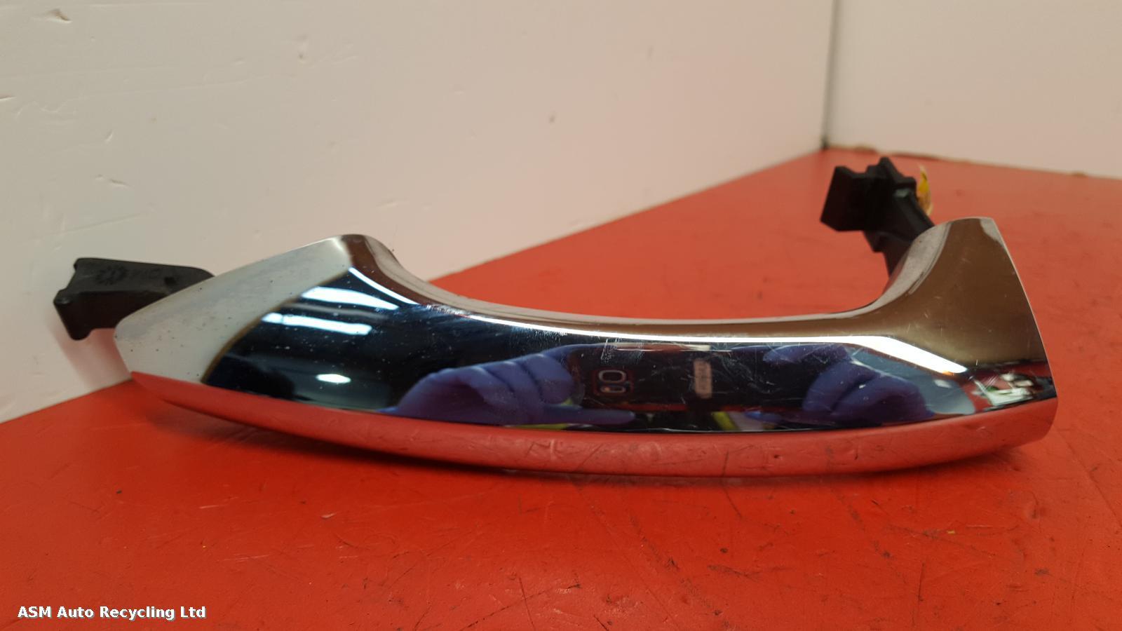 View Auto part Door Handle Hyundai Santa Fe 2013