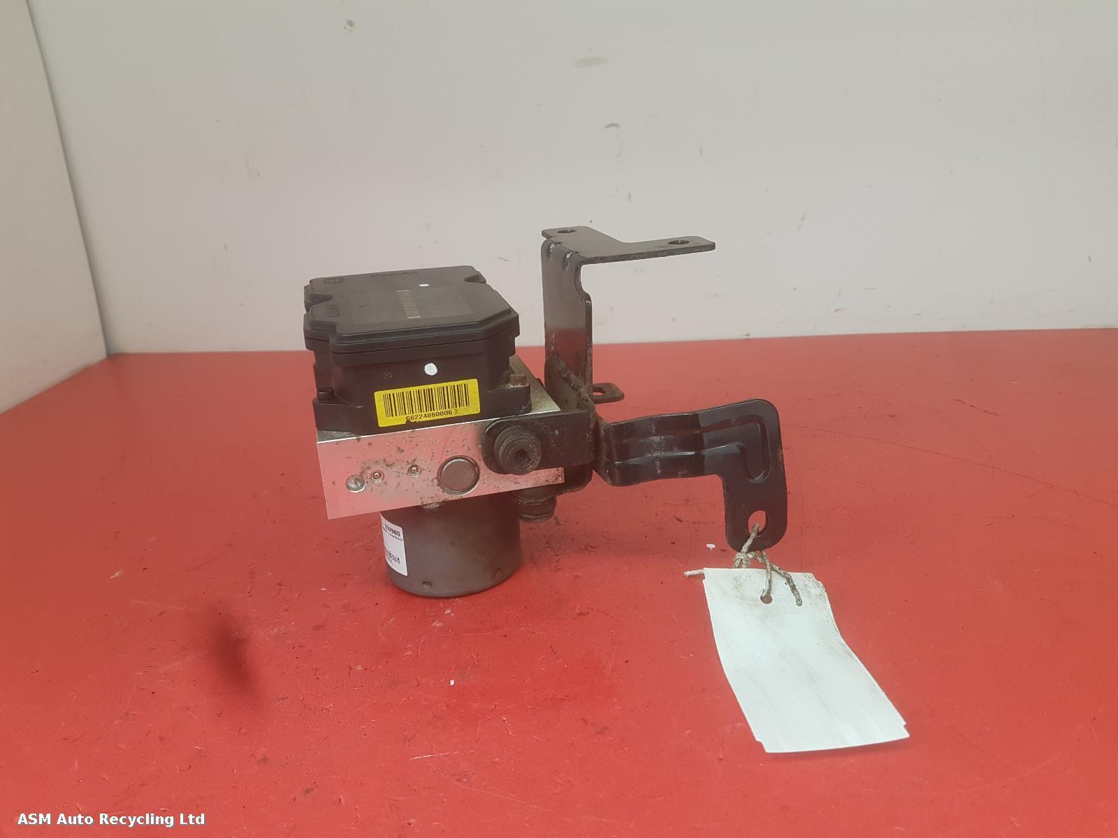 View Auto part ABS Pump/Modulator Hyundai Santa Fe 2013