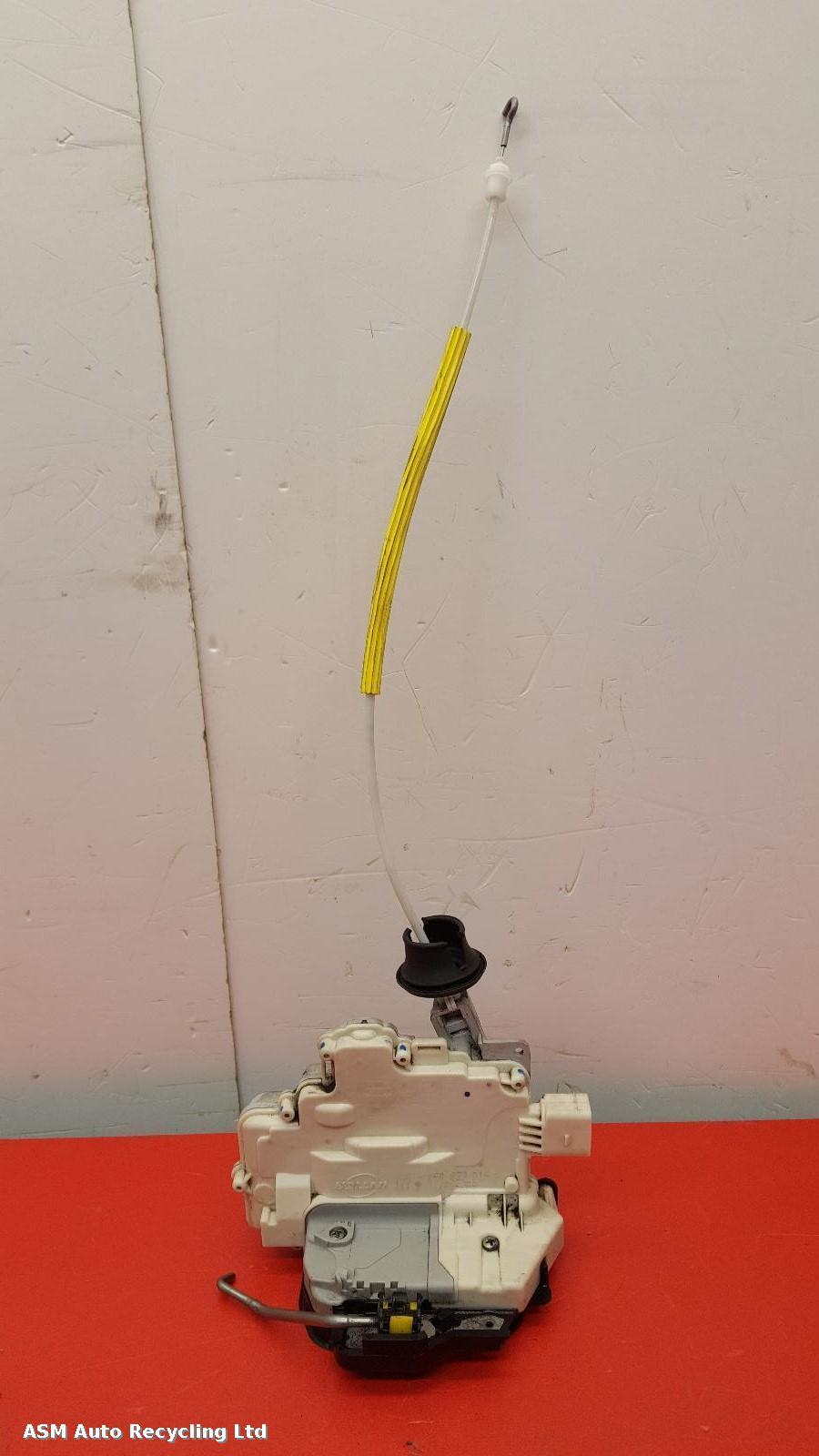 View Auto part Door Lock Assembly Audi A4 2006