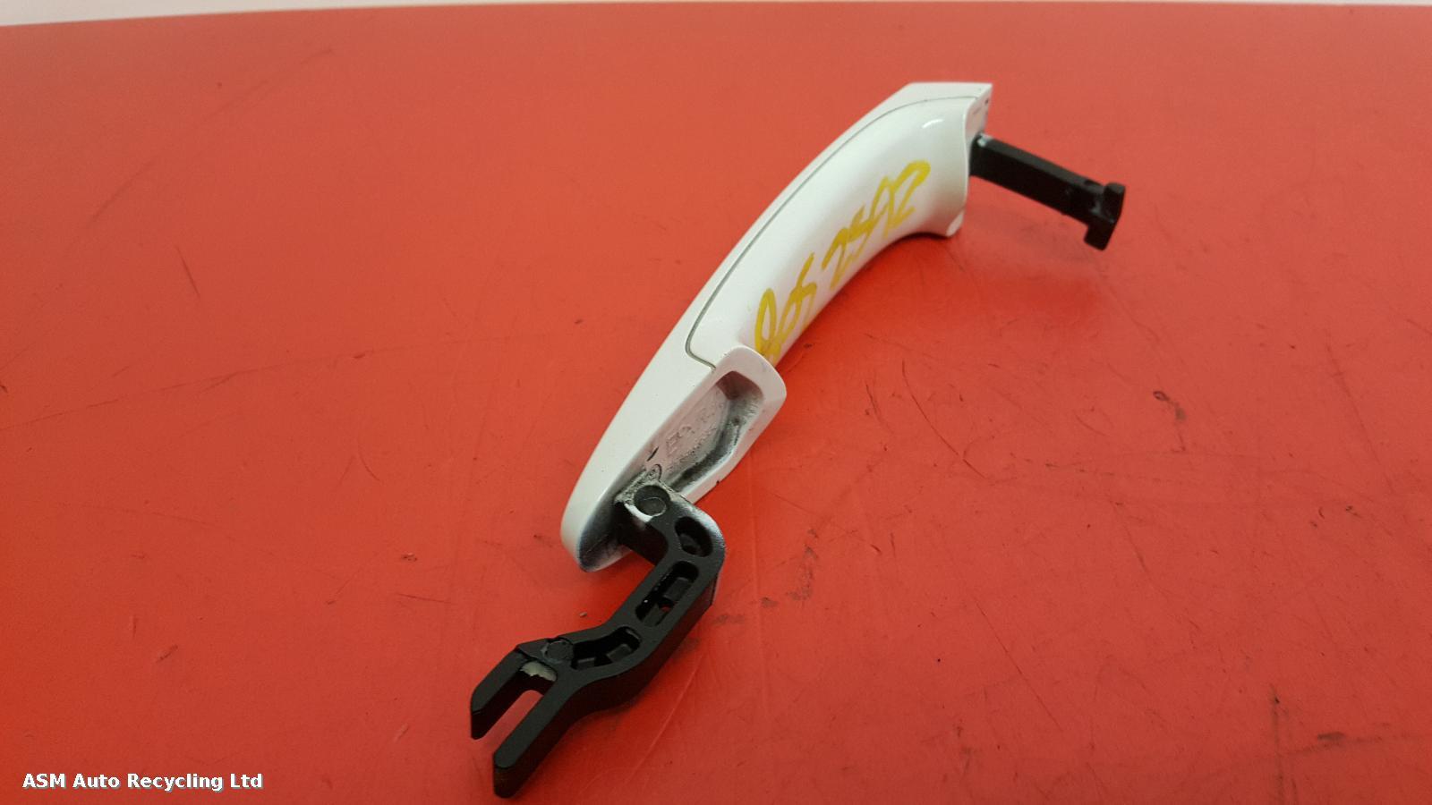 View Auto part Door Handle Bmw 1 Series 2016