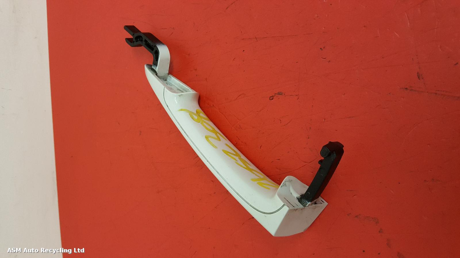 View Auto part Door Handle Bmw 1 Series 2016