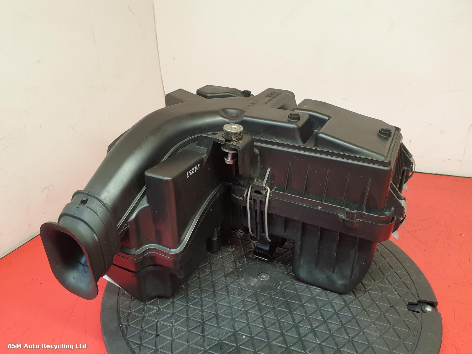 View Auto part Air Cleaner/Box Honda Jazz 2014