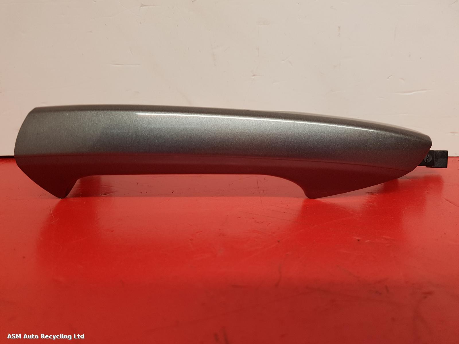View Auto part Door Handle Mercedes A Class 2015