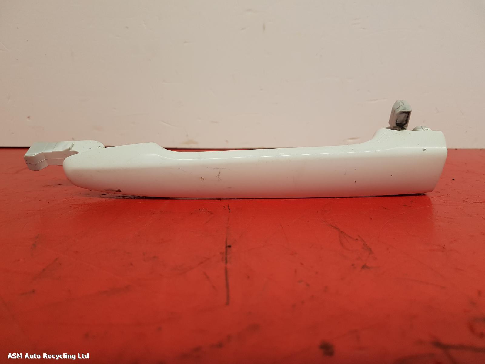 View Auto part Door Handle Mitsubishi Outlander 2013
