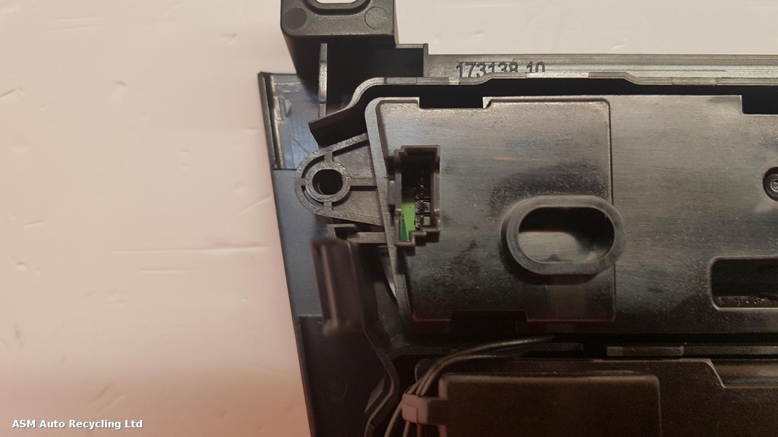 View Auto part CD Changer Bmw 1 Series 2012