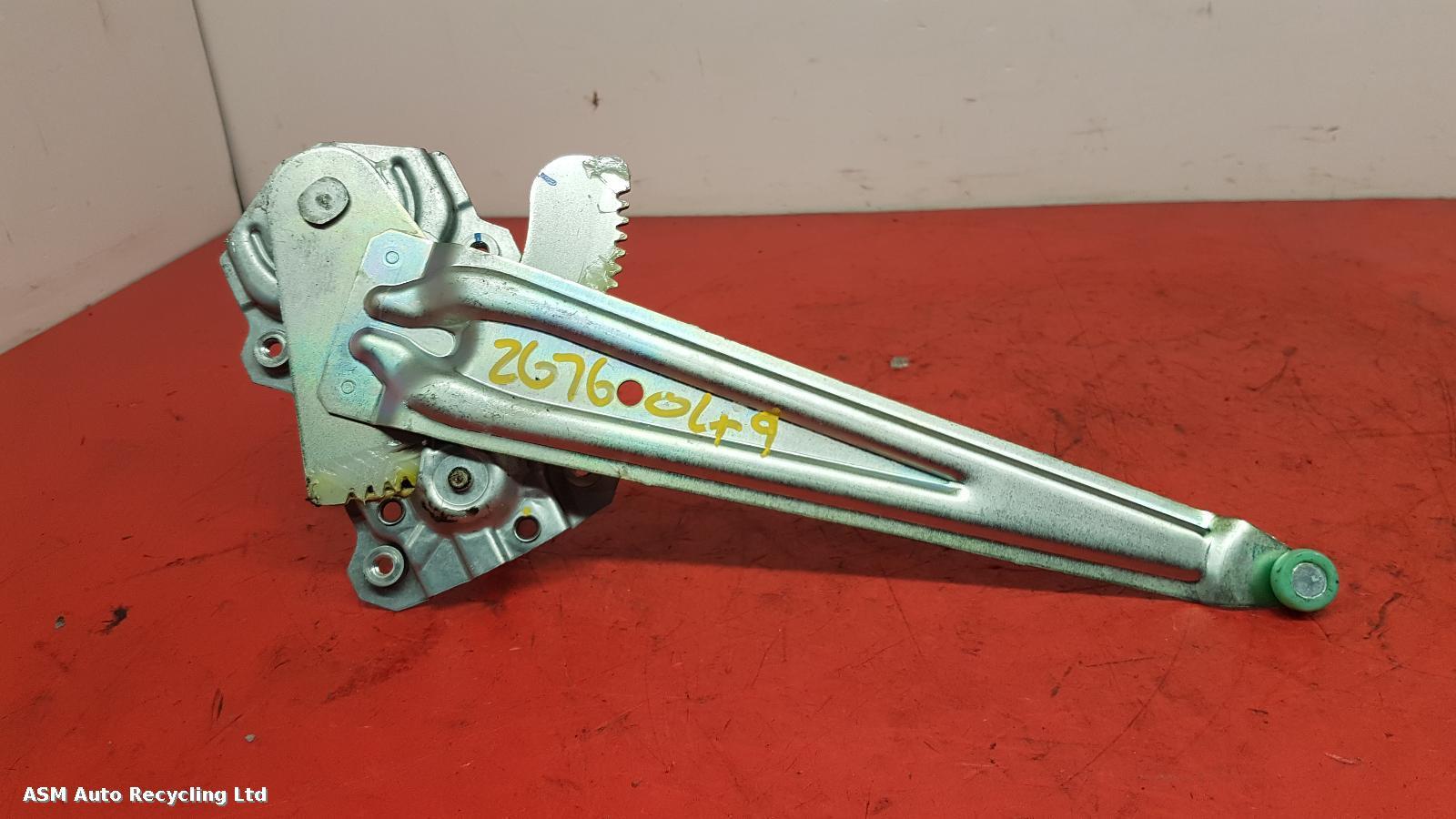View Auto part LR Window Regulator Suzuki Celerio 2016