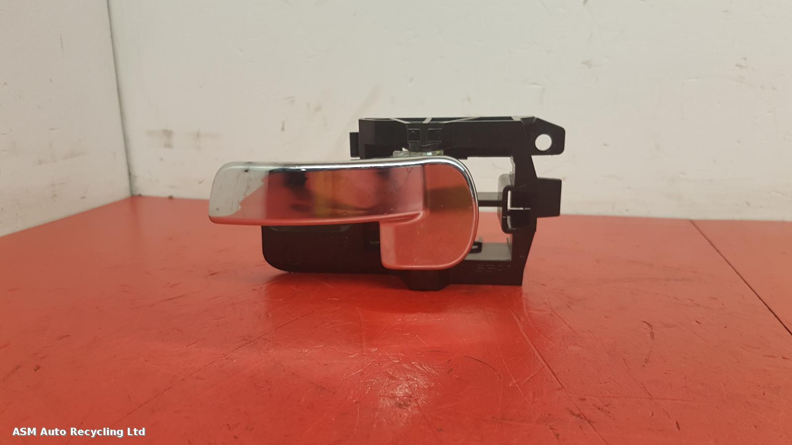 View Auto part Door Handle Nissan Juke 2018