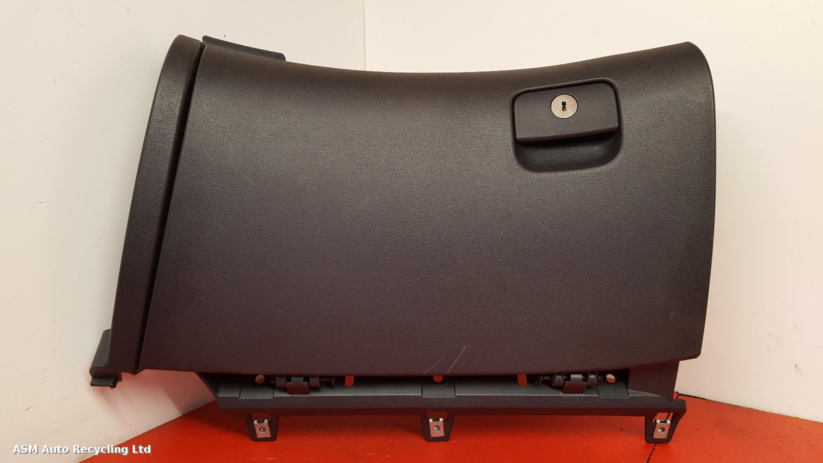 View Auto part Glove Box Hyundai I30 2011