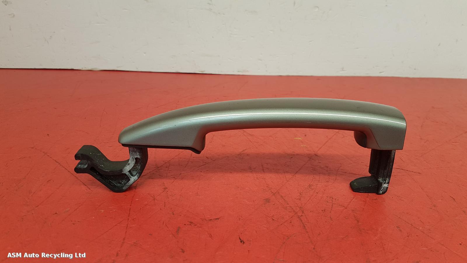 View Auto part Door Handle Peugeot 208 2013