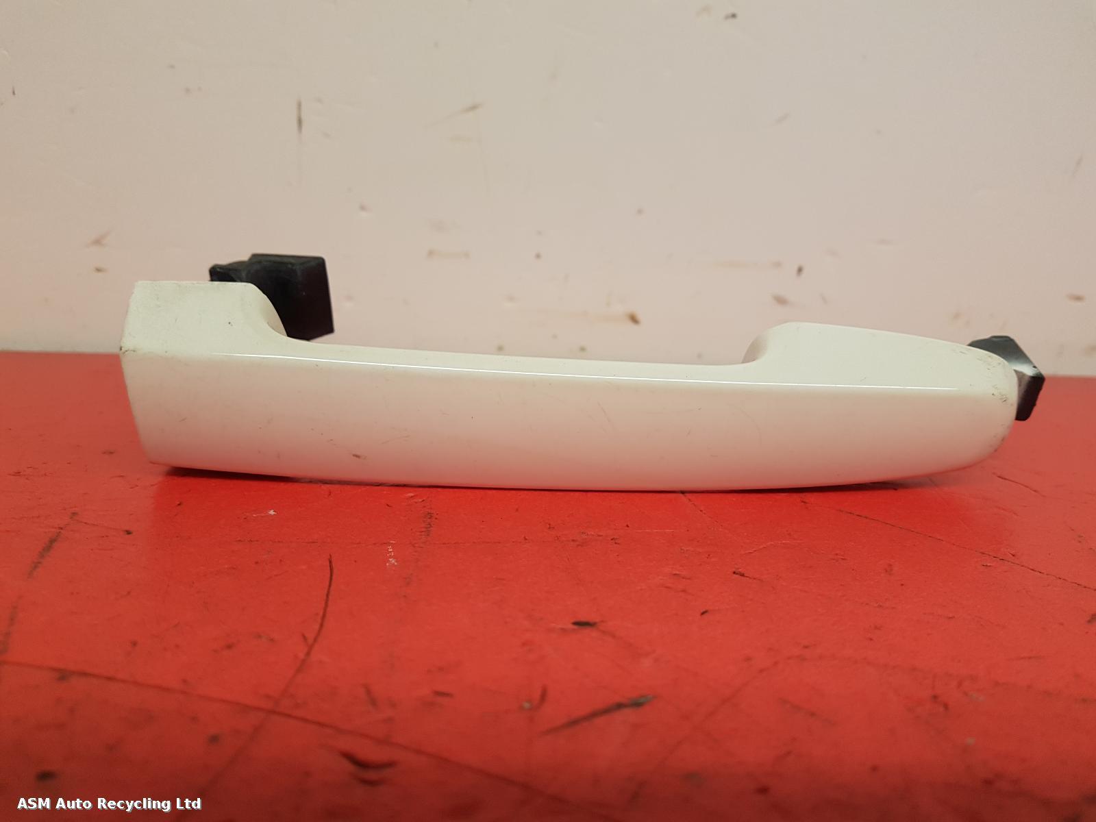 View Auto part Door Handle Peugeot 108 2017