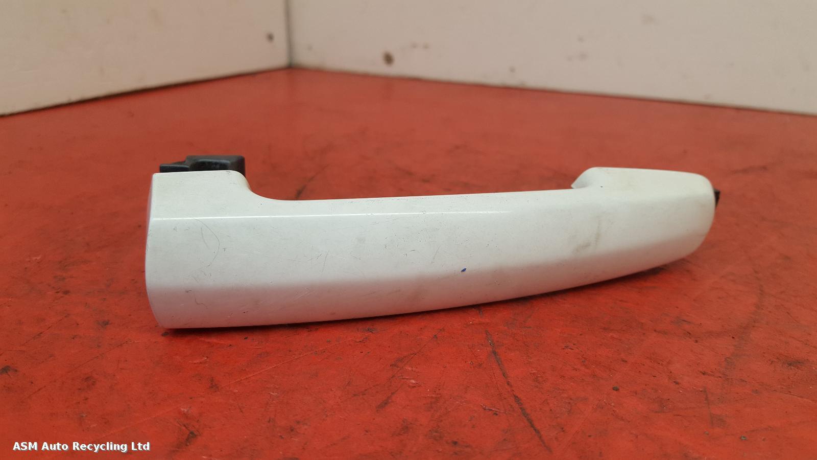 View Auto part Door Handle Suzuki Splash 2009