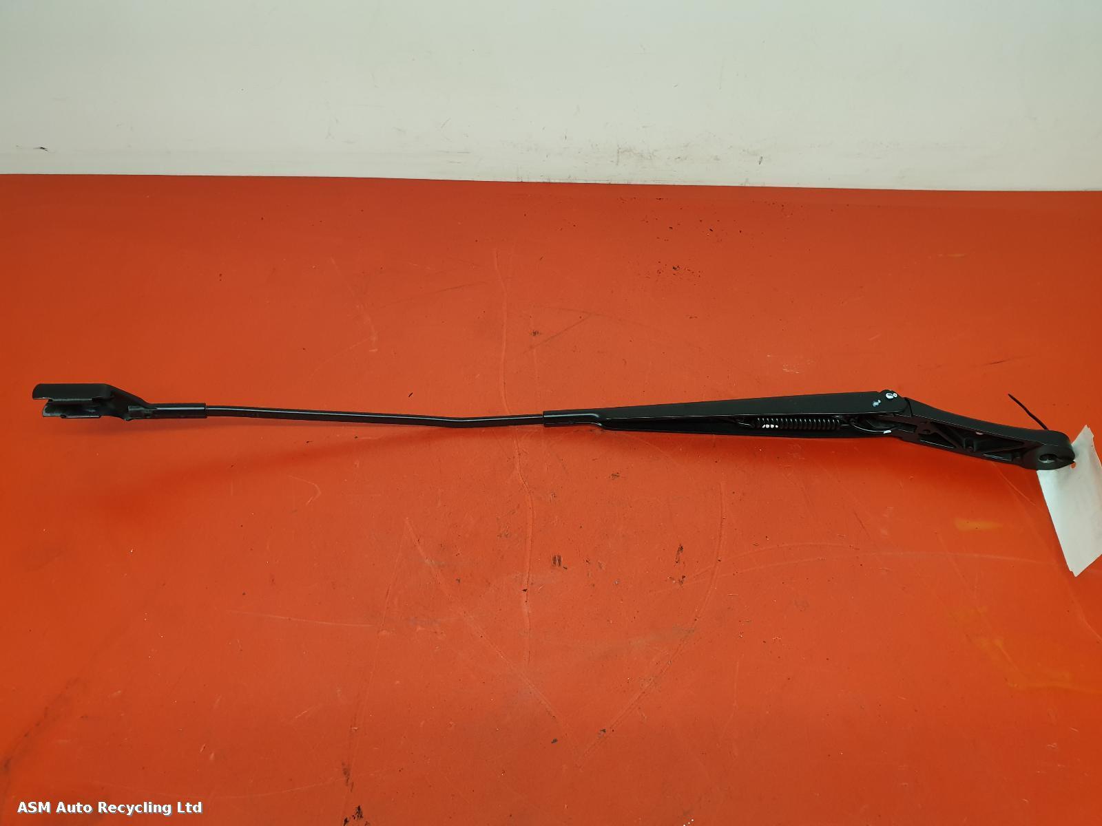 View Auto part Wiper Arm Volkswagen Scirocco 2016