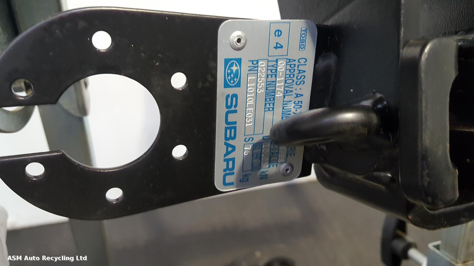 View Auto part Towbar Volvo V70 1999