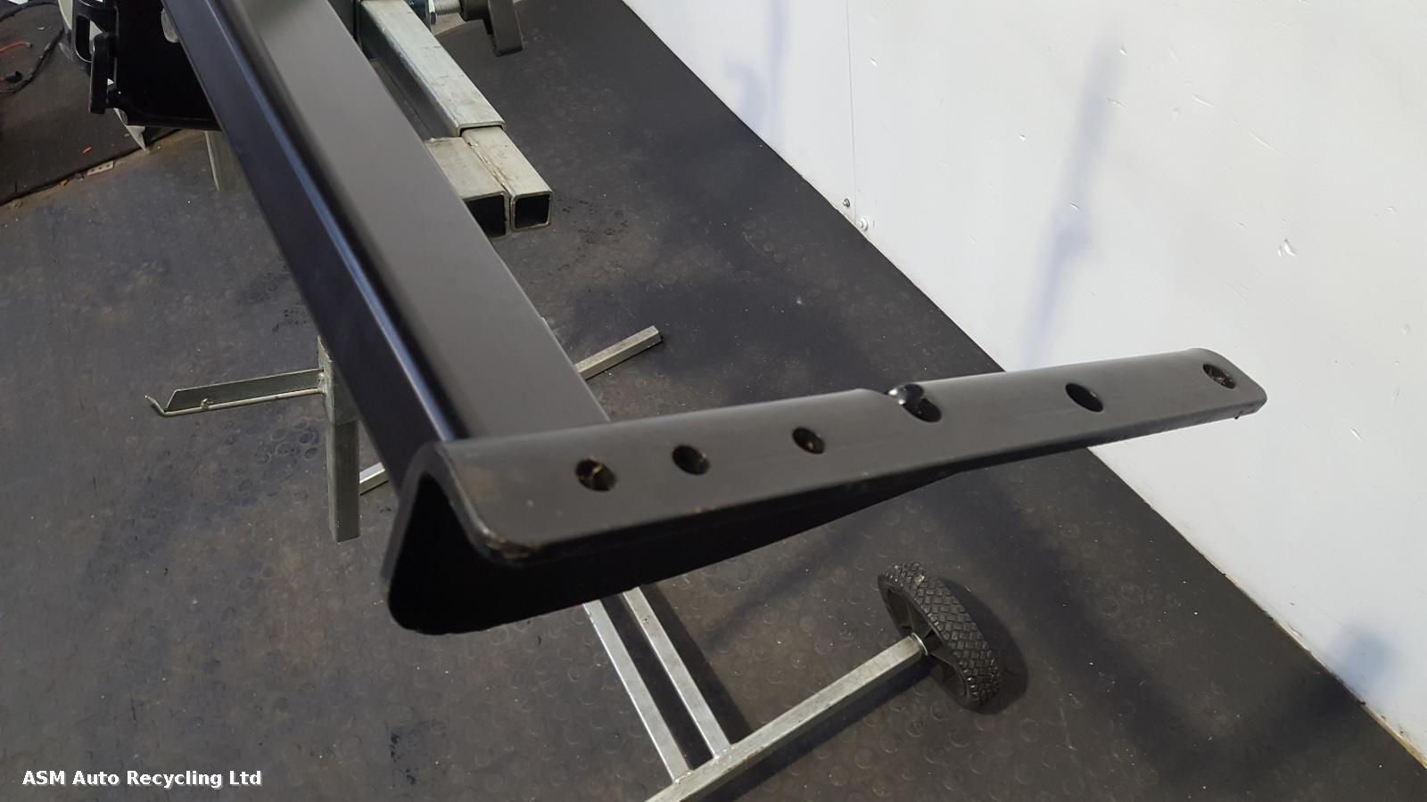 View Auto part Towbar Volvo V70 1999