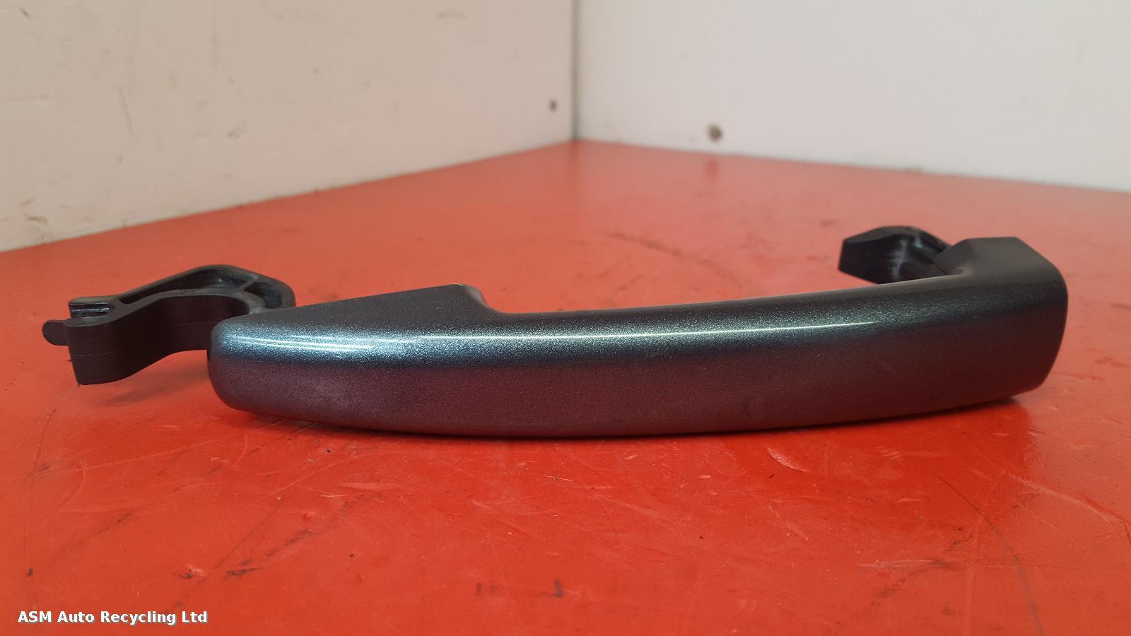 View Auto part Door Handle Peugeot 5008 2010