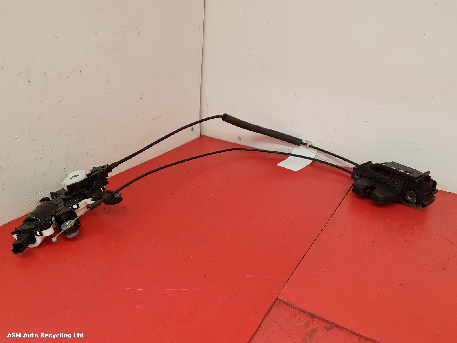 View Auto part Door Lock Assembly Tesla Model X 2017