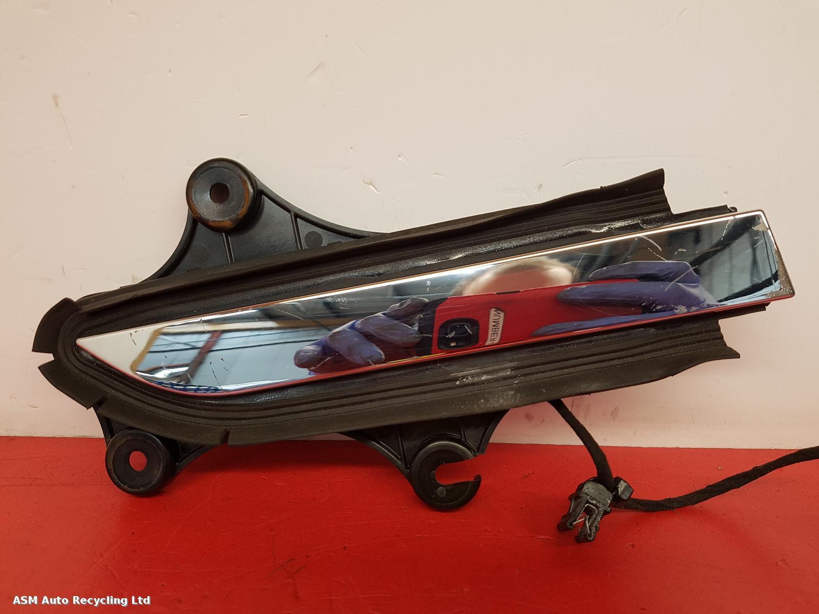 View Auto part Door Handle Tesla Model X 2017