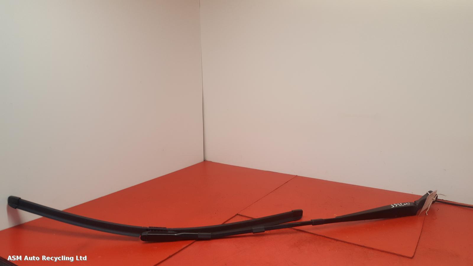View Auto part Wiper Arm Tesla Model X 2017