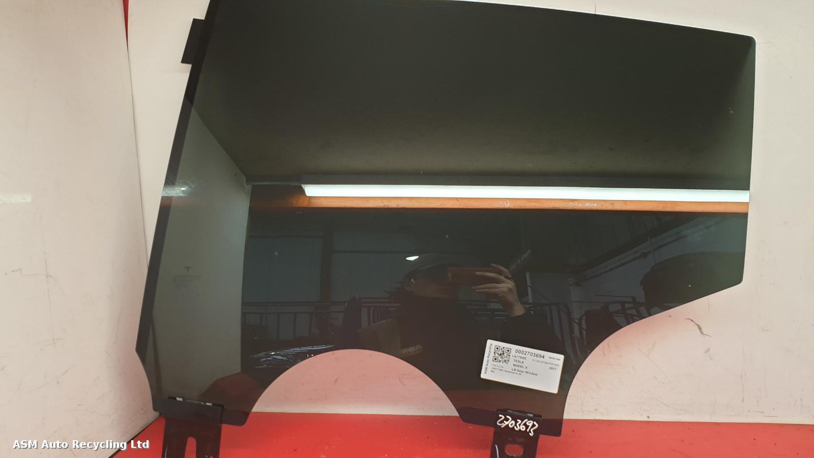 View Auto part LR Door Window Tesla Model X 2017