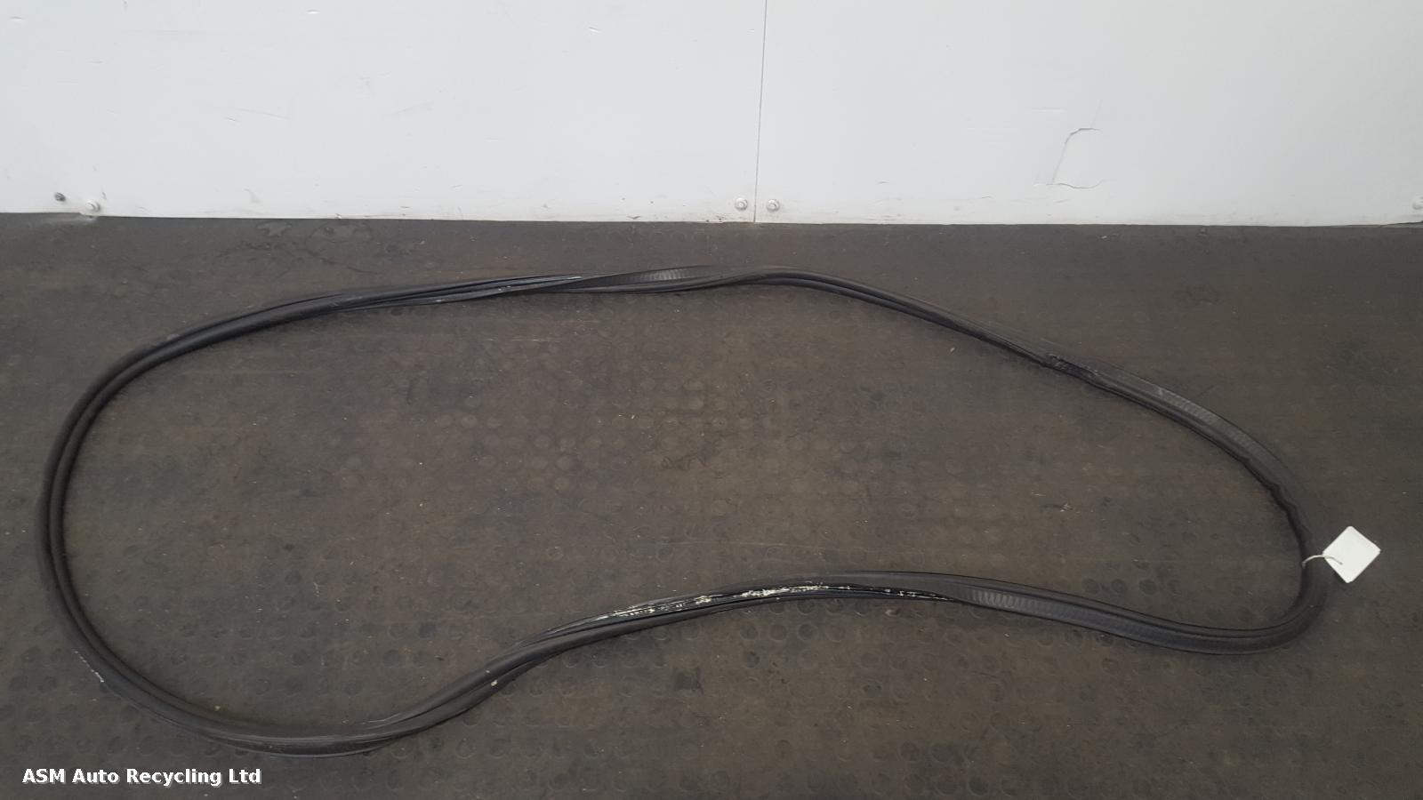 View Auto part Door Seal Tesla Model X 2017