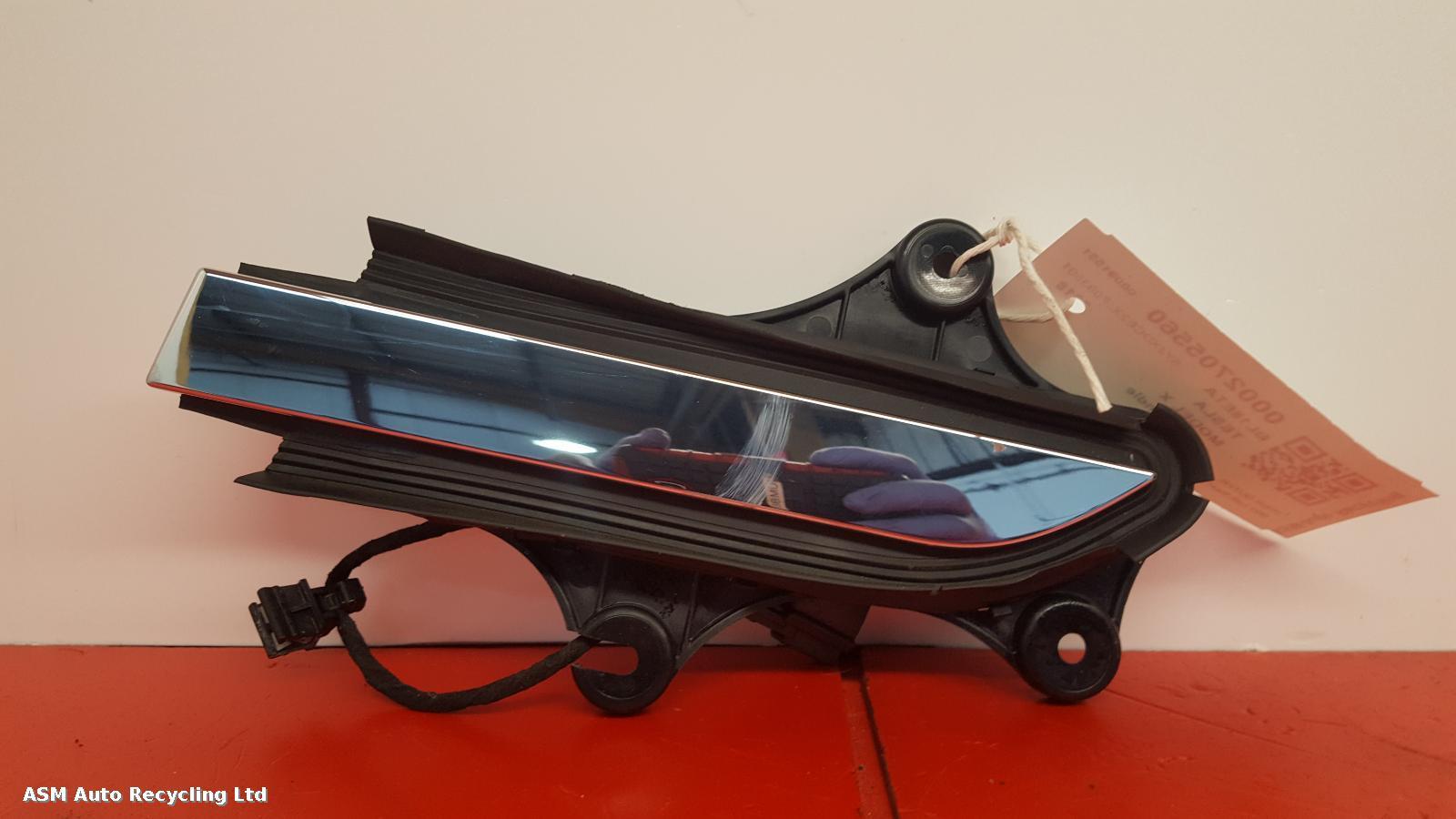 View Auto part Door Handle Tesla Model X 2018