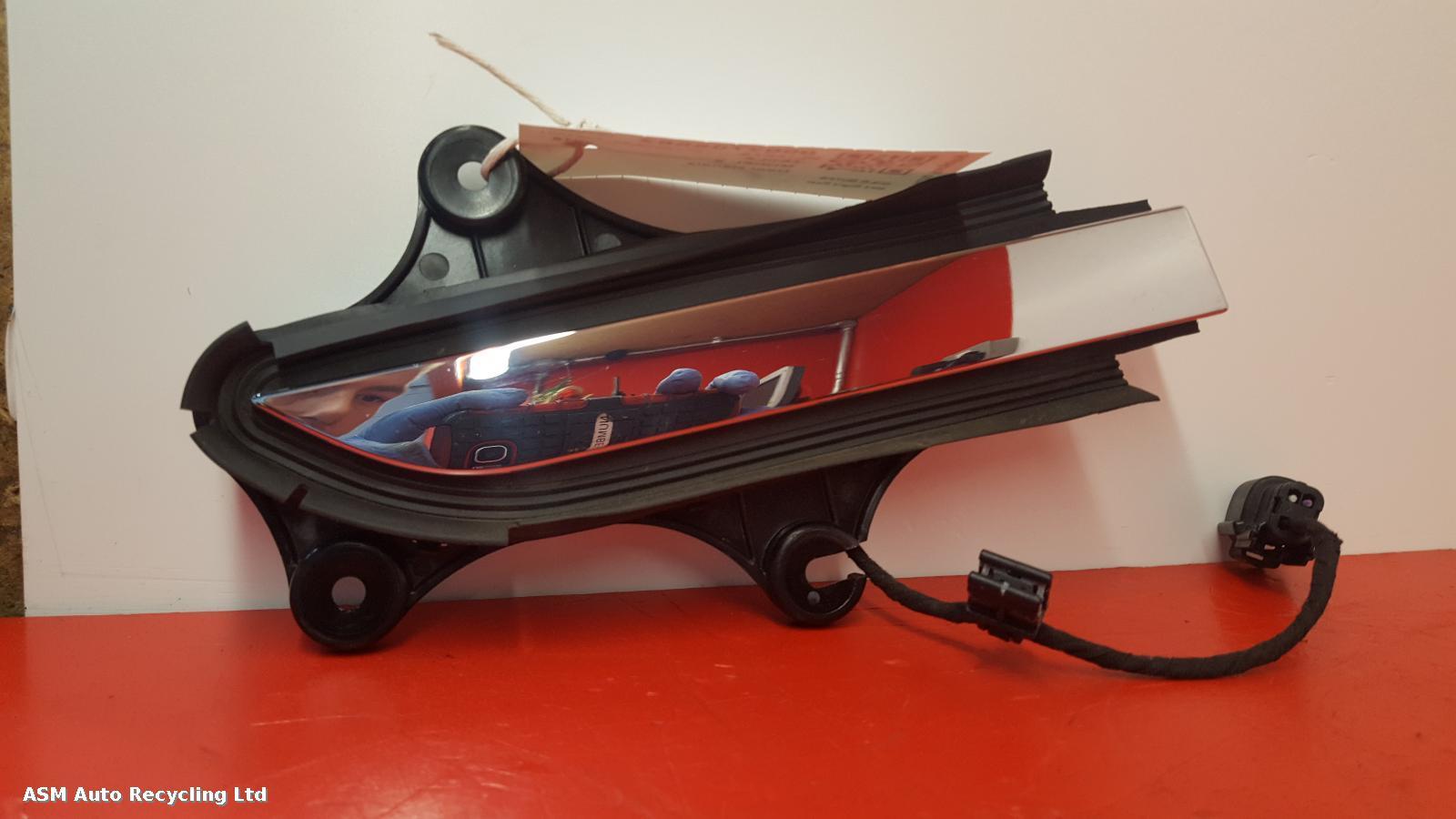 View Auto part Door Handle Tesla Model X 2018