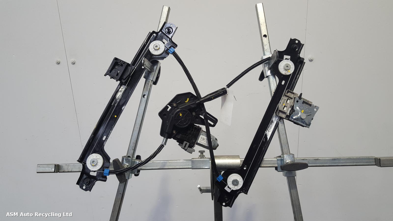 View Auto part LR Window Regulator Tesla Model X 2018