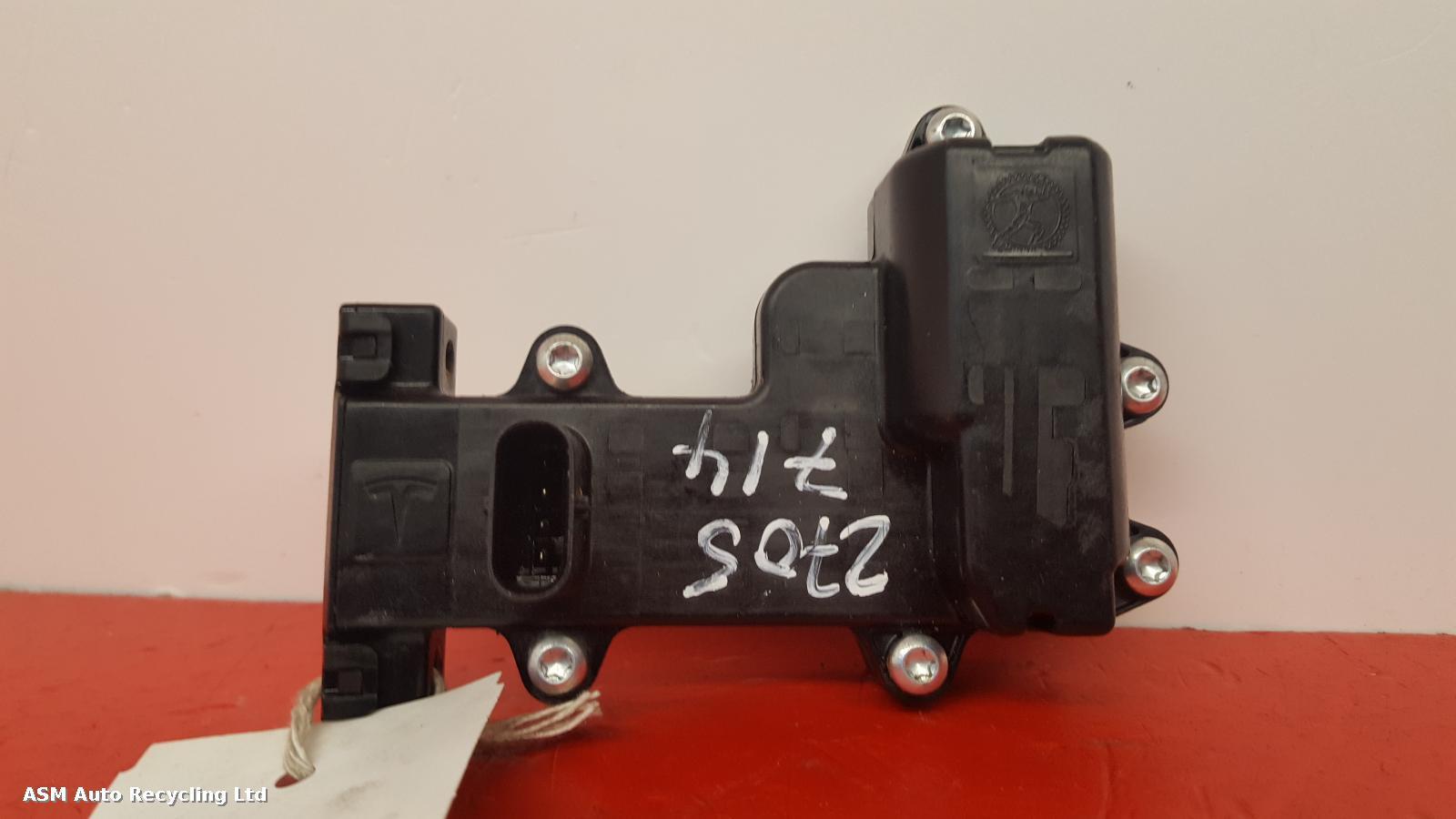 View Auto part Misc Tesla Model X 2018