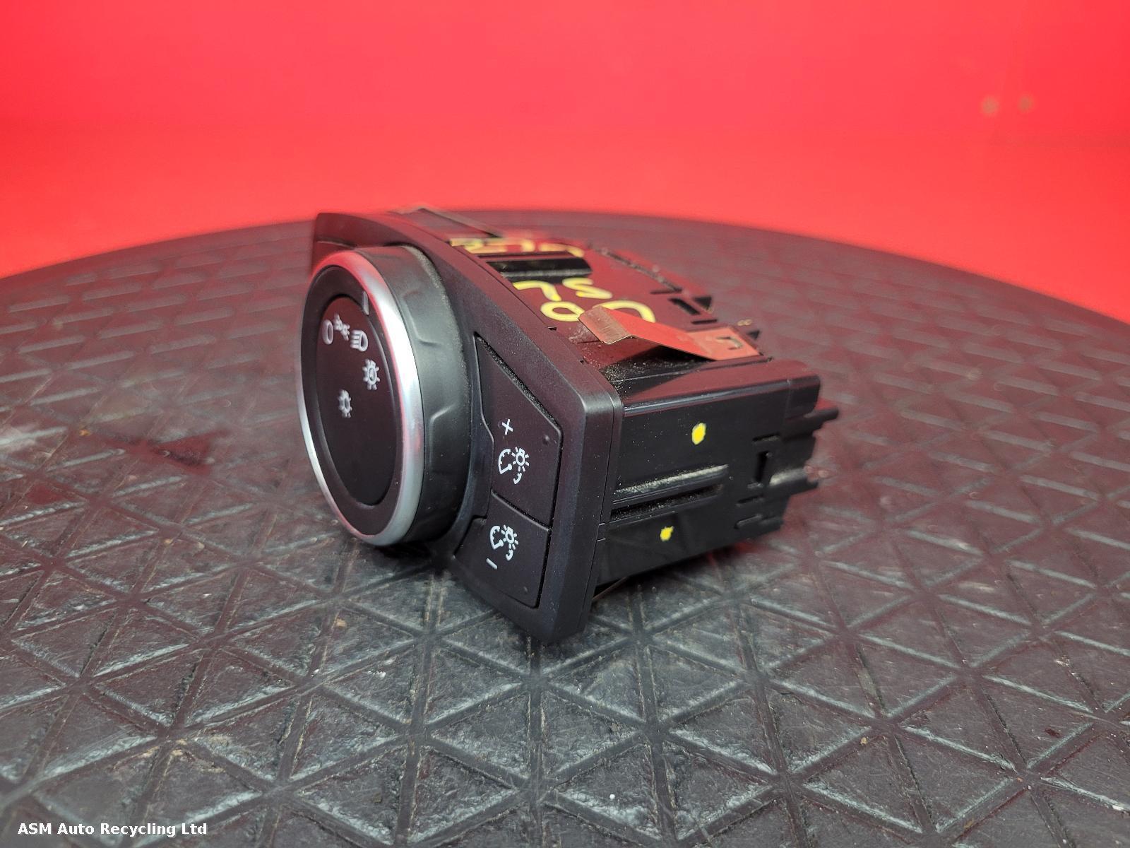 View Auto part Headlight Switch Ford Focus 2018