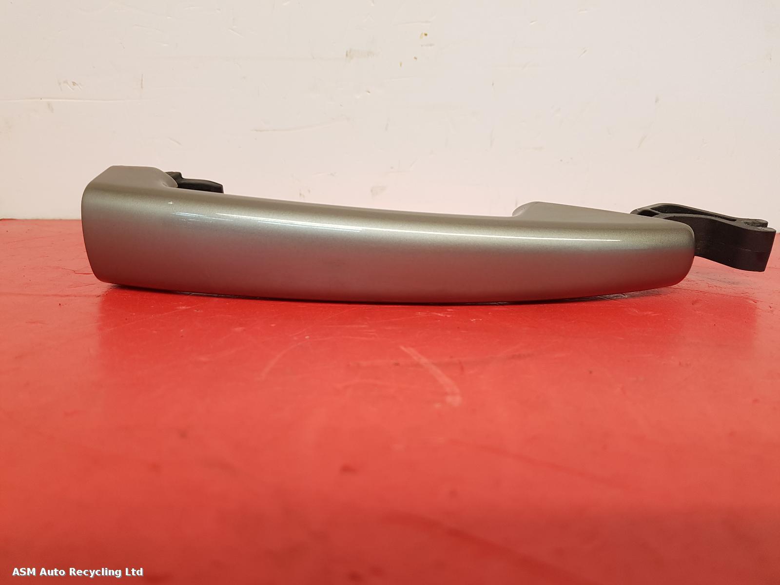 View Auto part Door Handle Peugeot 208 2013
