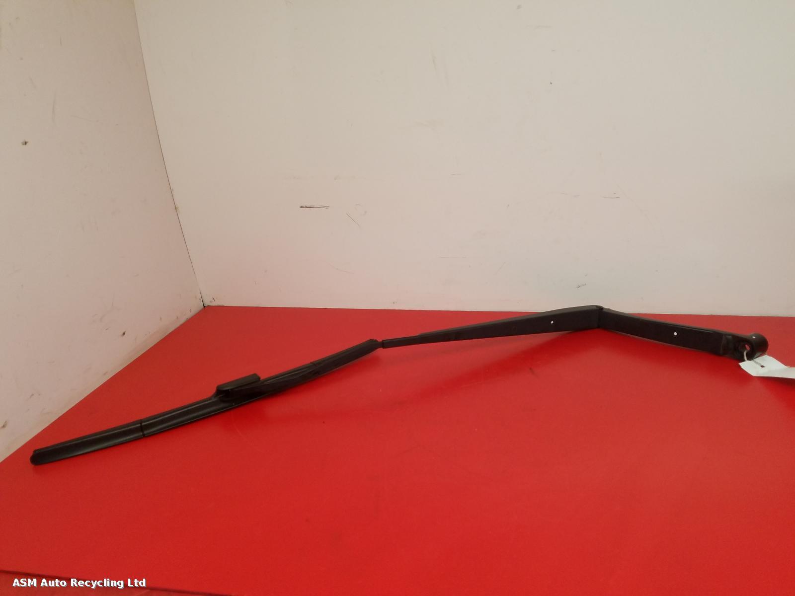 View Auto part Wiper Arm Nissan Qashqai 2018