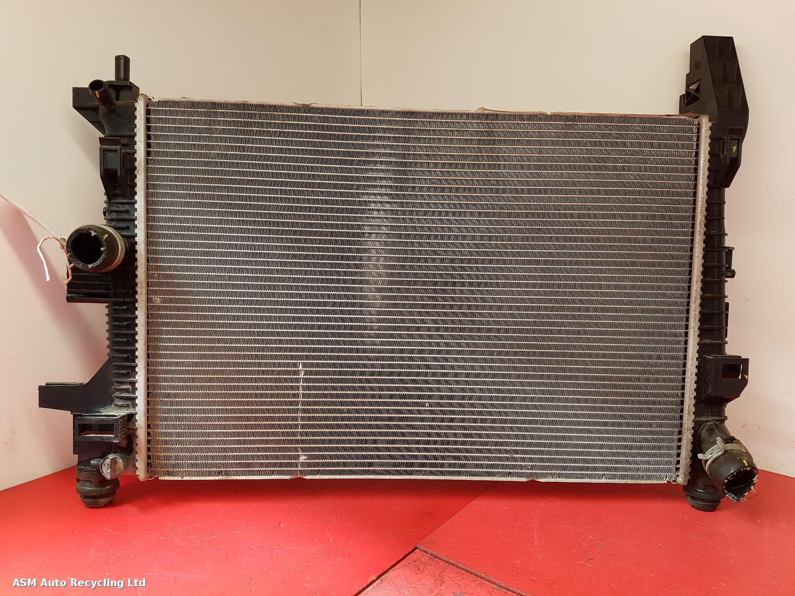 View Auto part Radiator Ford Focus C Max 2015