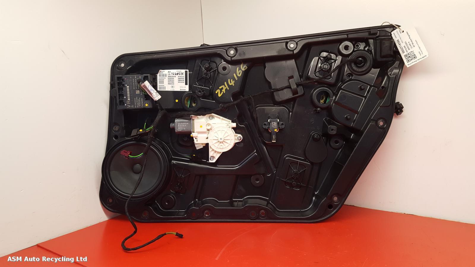 View Auto part RF Window Regulator Mercedes A Class 2016