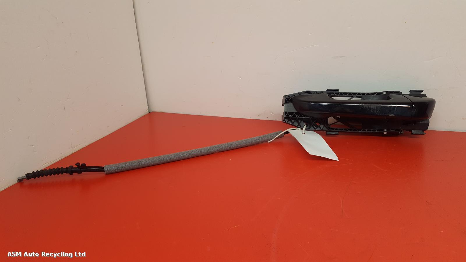 View Auto part Door Handle Porsche Cayenne 2017
