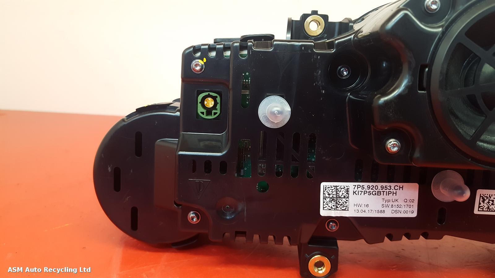 View Auto part Speedometer Porsche Cayenne 2017