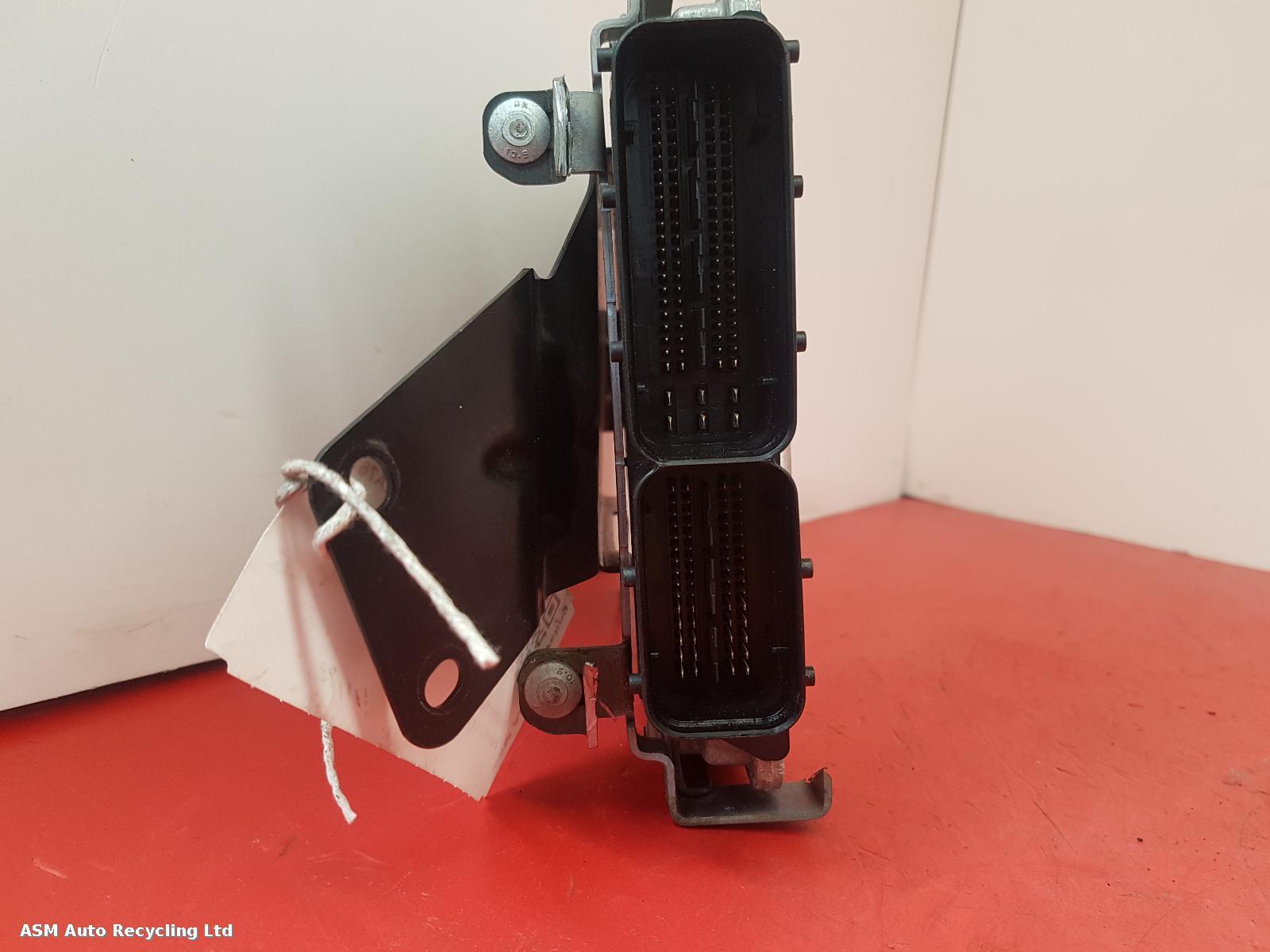 View Auto part ECU Porsche Cayenne 2017