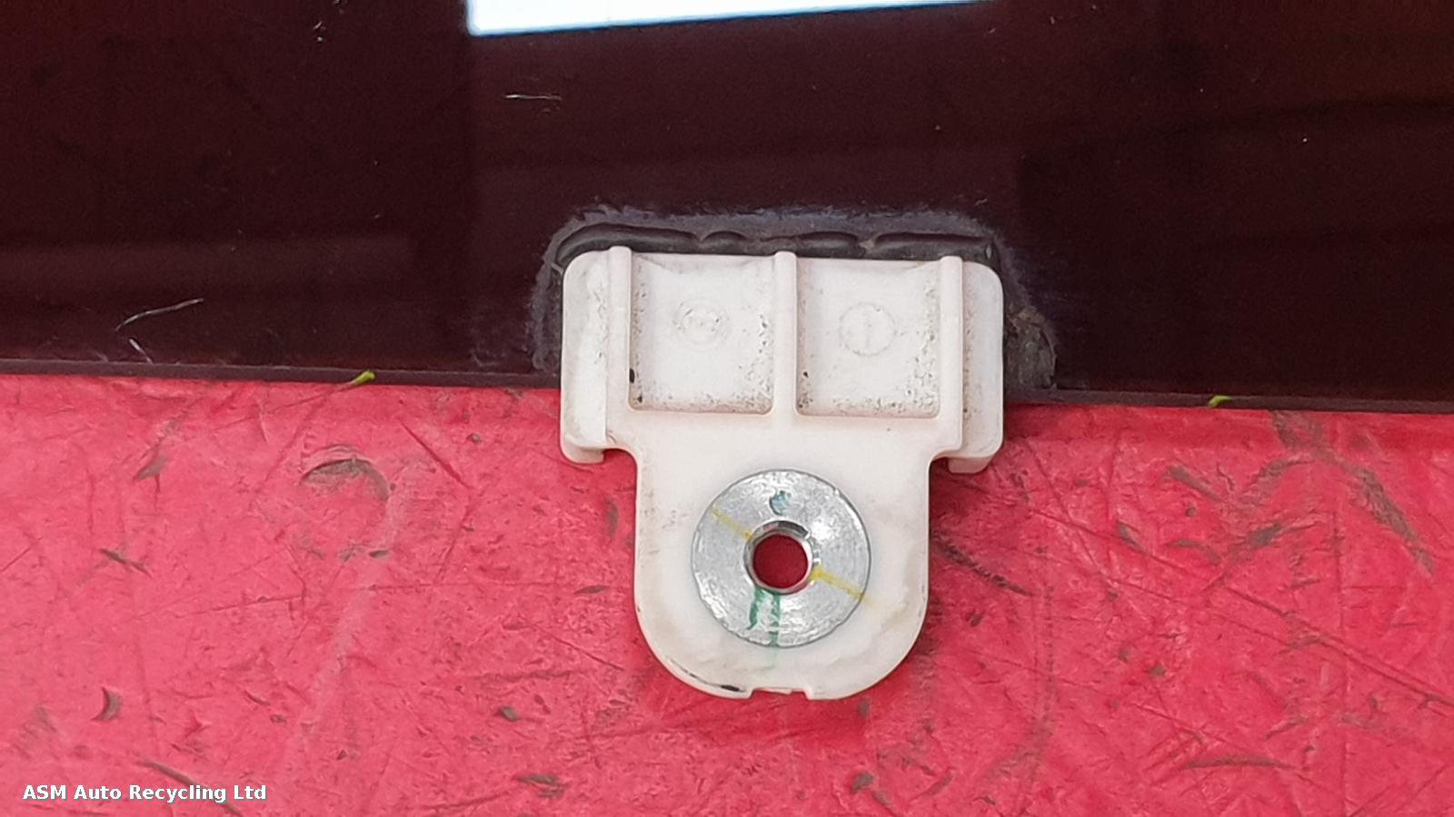 View Auto part RR Door Window Mitsubishi L200 2019