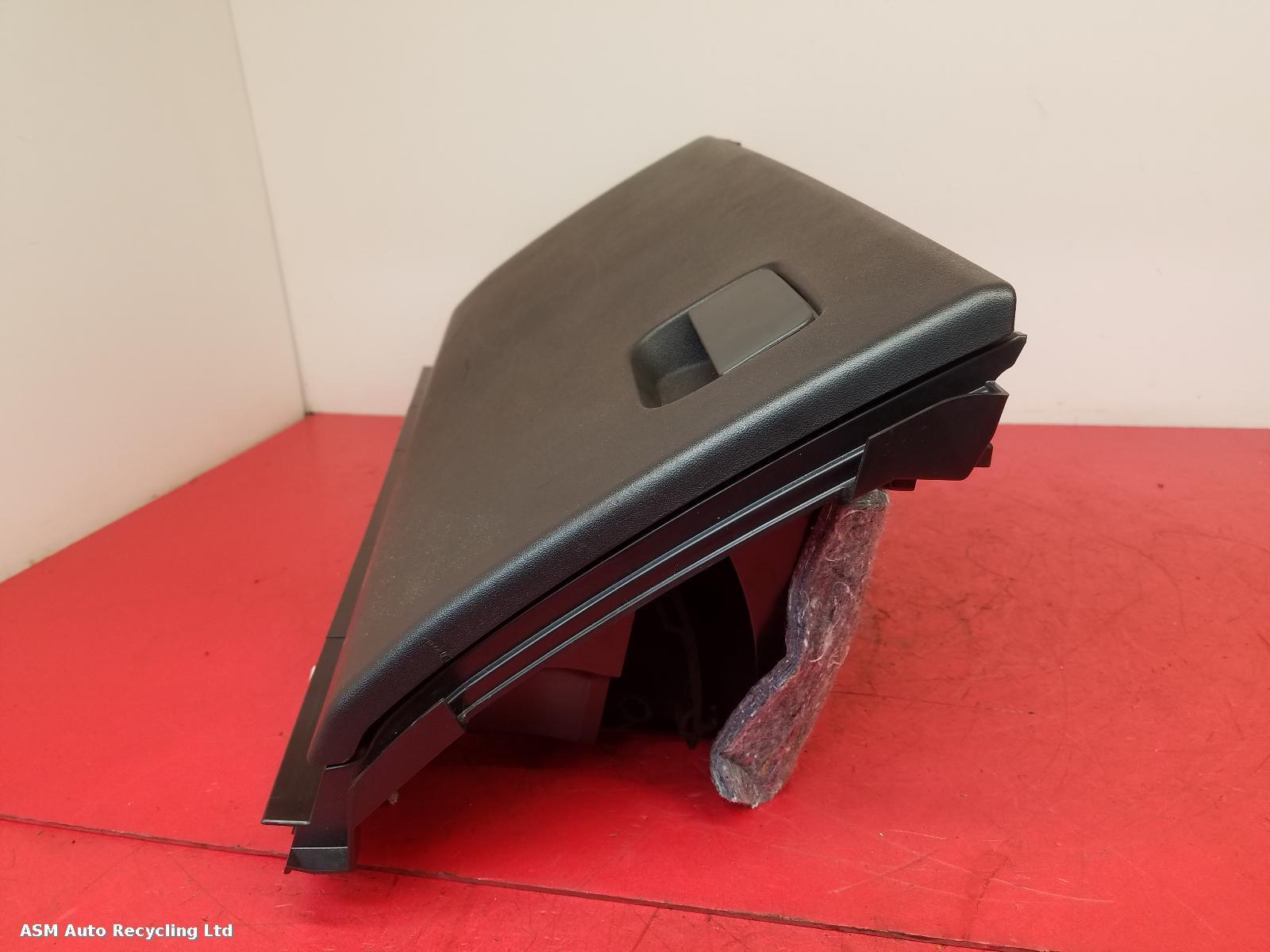 View Auto part Glove Box Land Rover Discovery 2017
